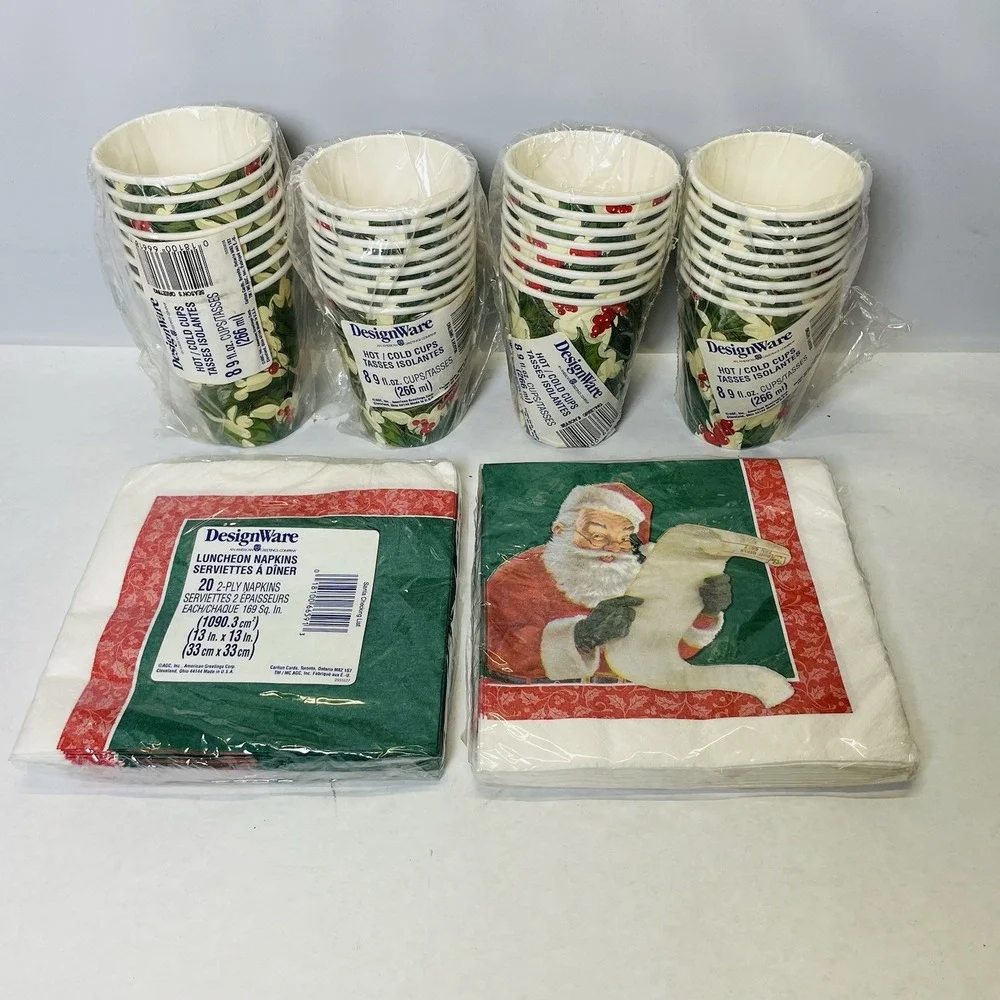 4 PKG of 8 count 9fl.‎ oz Designware Christmas Hot/Cold Cups New PLUS 40 Napkins